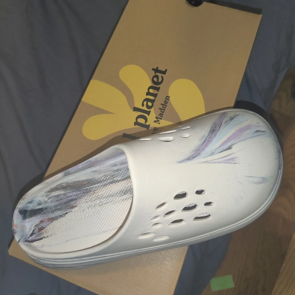Clog - Picture 3 of 5